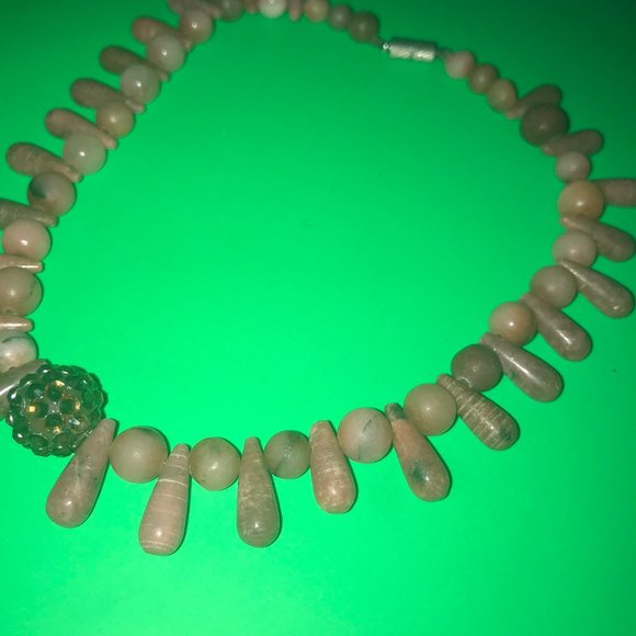 Raspberry Drop Choker - Picture 6 of 10